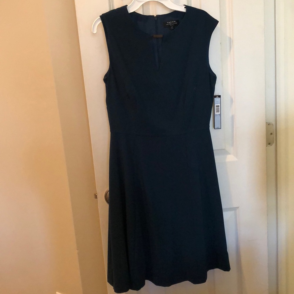 Tahari dress, size 4P never worn, dark teal